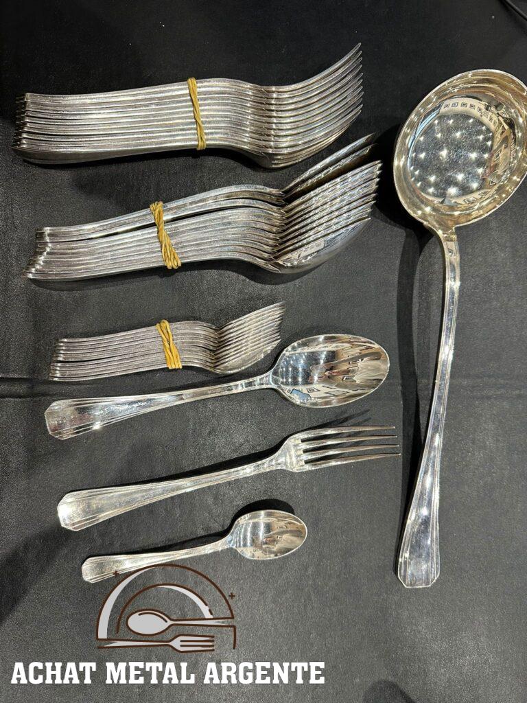 Les objets marqués Butler sont presque systématiquement en métal argenté.