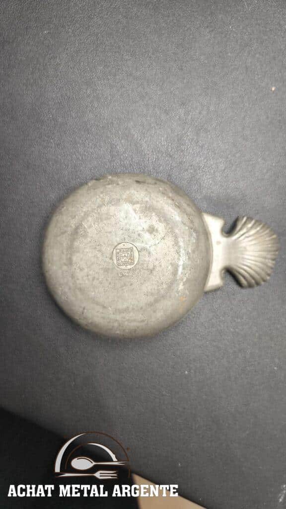exemple d'objet en étain du fabricant les étains du manoir